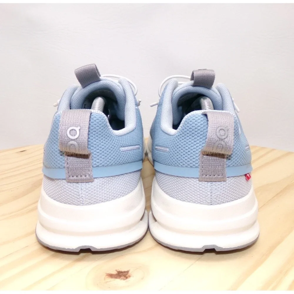 On Cloud Sky Shoes Youth Light Blue Sz Y6 or Womens 7.5 Slip On Sneakers